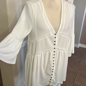 Listicle white tiered layered top Size M